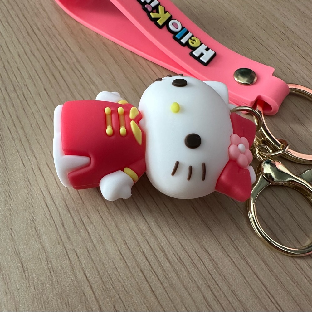 Hello Kitty Keychain - Picture 4 of 5